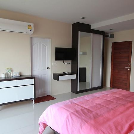 Kamonthara Hotel Nakhon Pathom Room photo