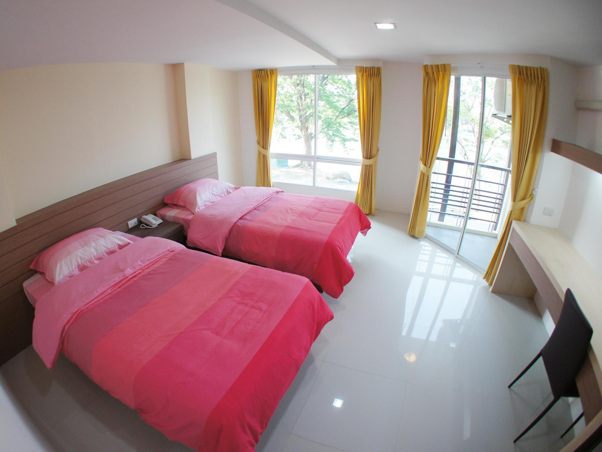 Kamonthara Hotel Nakhon Pathom Exterior photo
