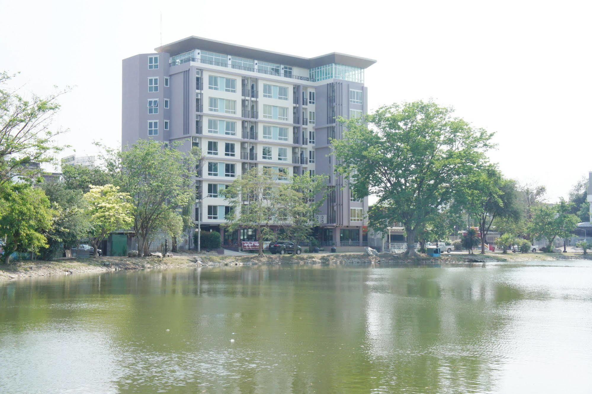 Kamonthara Hotel Nakhon Pathom Exterior photo